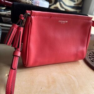 ✨ COACH New York Orange Leather Crossbody Wristlet with Tassel Charm 👜🧡